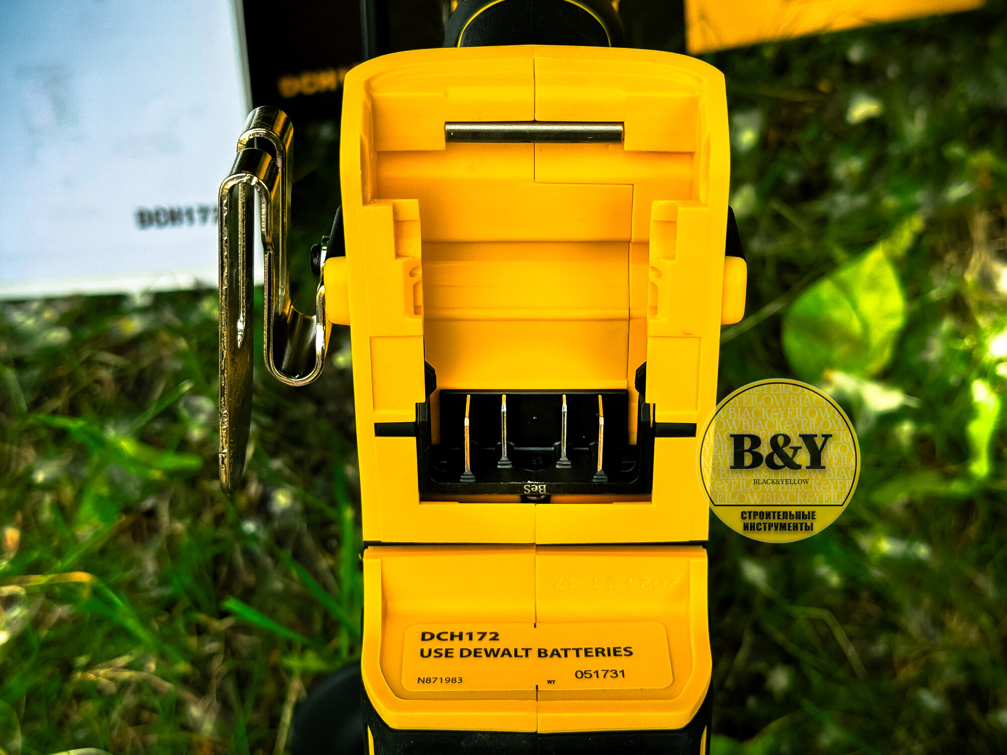 Перфоратор аккумуляторный DeWalt DCH172N (б/акк,б/зу) - фото №10