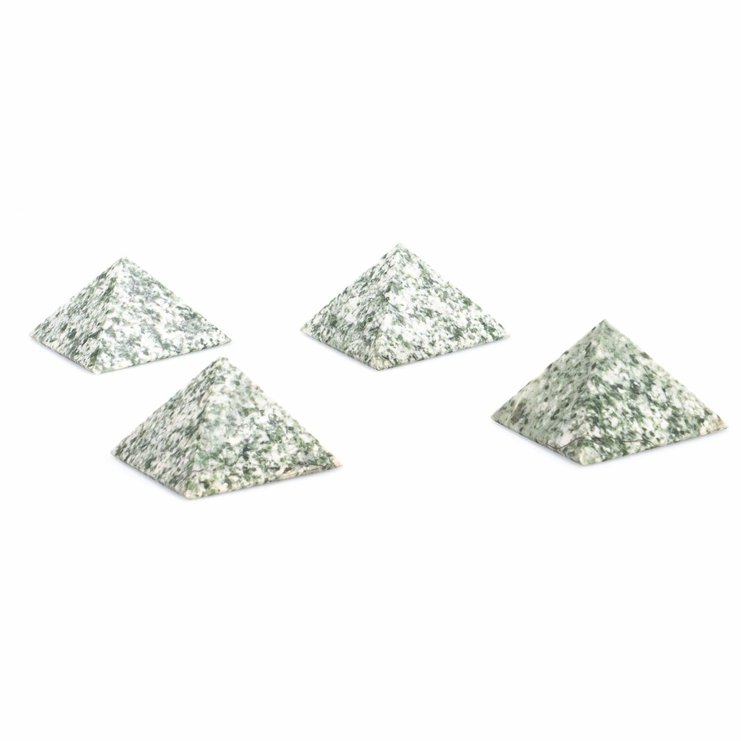 Пирамида из жадеита 5,5х5,5х3 см бело-зеленая 124849