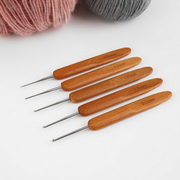 Набор крючков для вязания, с бамбуковыми ручками, d = 0.75/1/1.25/1.5/2 мм, 13.5 см, 5 шт