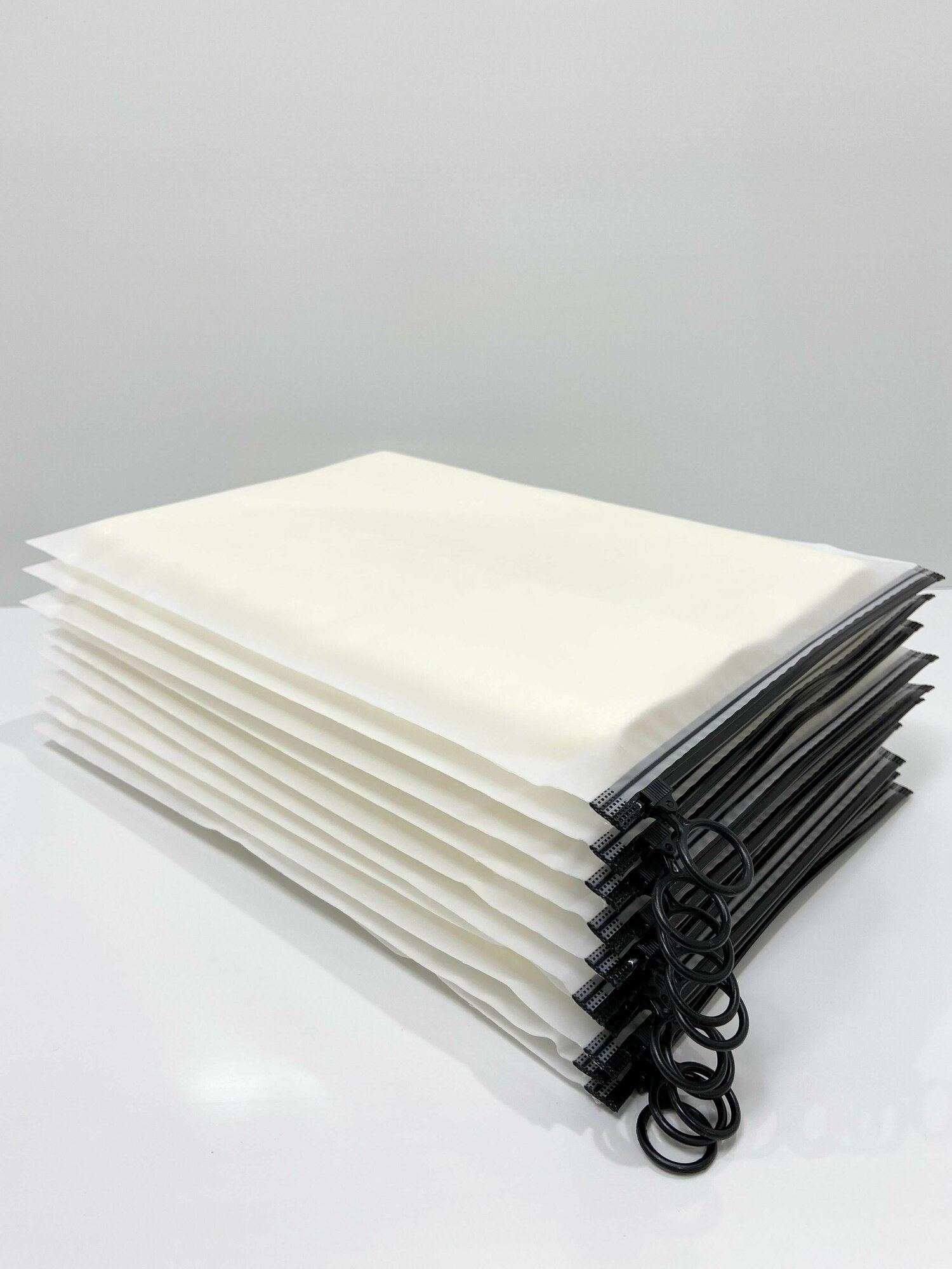 Упаковочный ZIP пакет для одежды матовый 30х40 с чёрным замком слайдер - фотография № 4