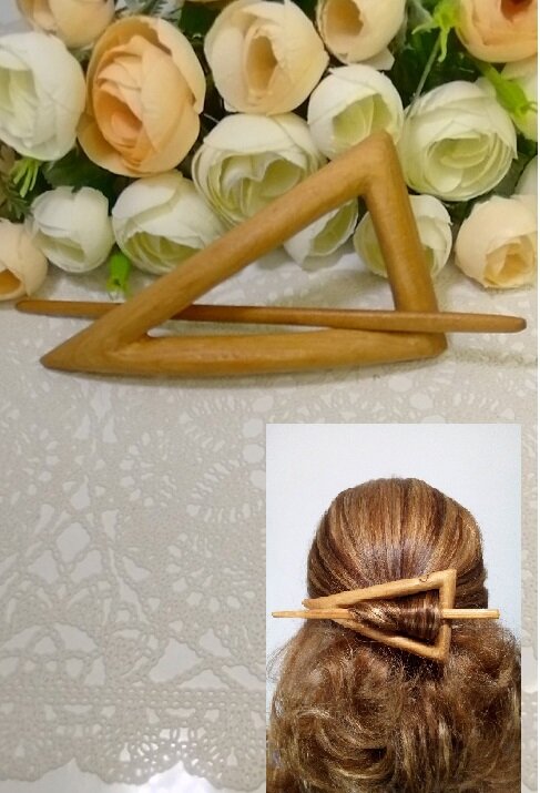 Заколка для волос Треугольник из дерева (кедр) ручной работы, светло-коричневая / Украшение ЭКО из дерева