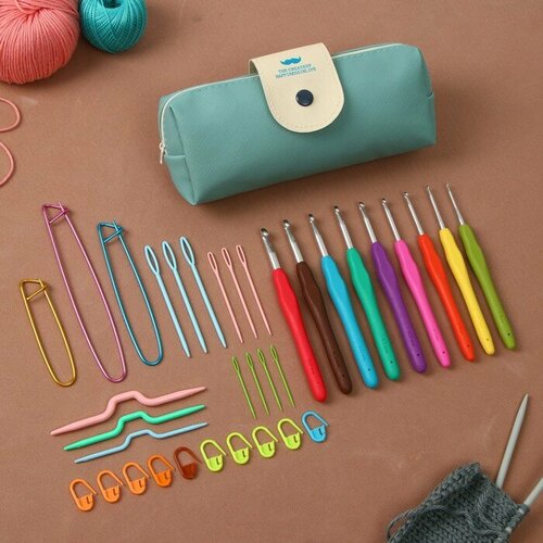 SUI Набор для вязания, 35 предметов, в пенале, 20 × 10,5 × 4 см, цвет мятный