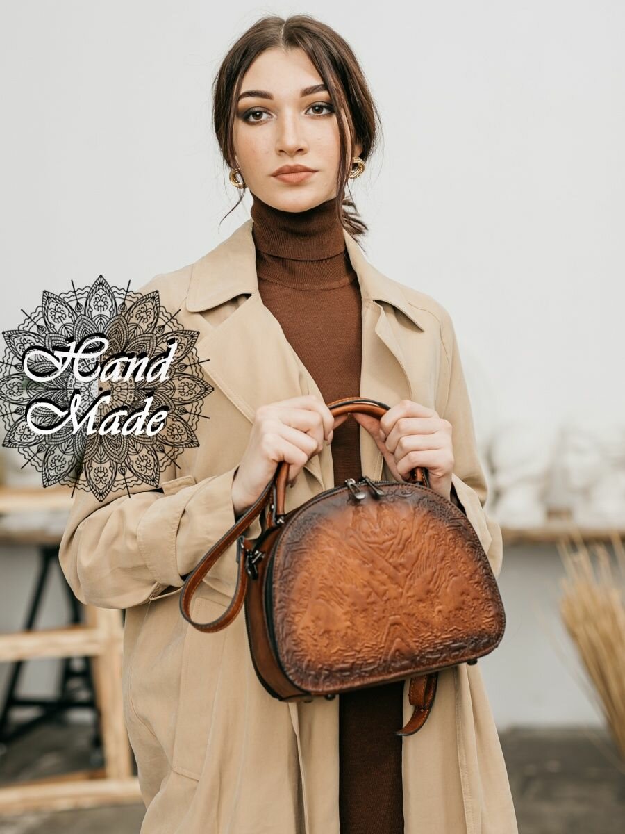 фото Сумка кожаная женская полукруглая