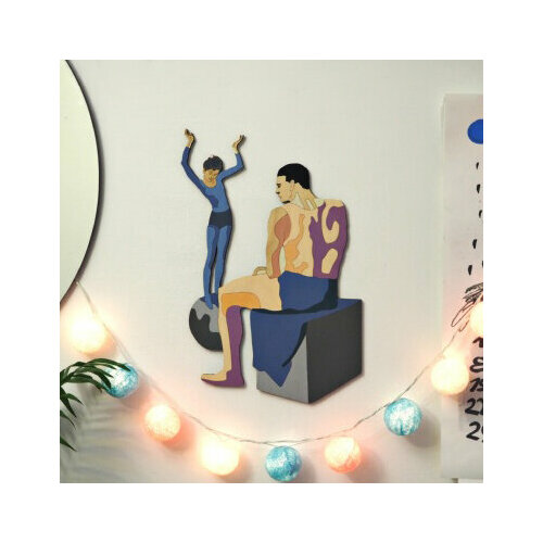 Панно 'Девочка на шаре'