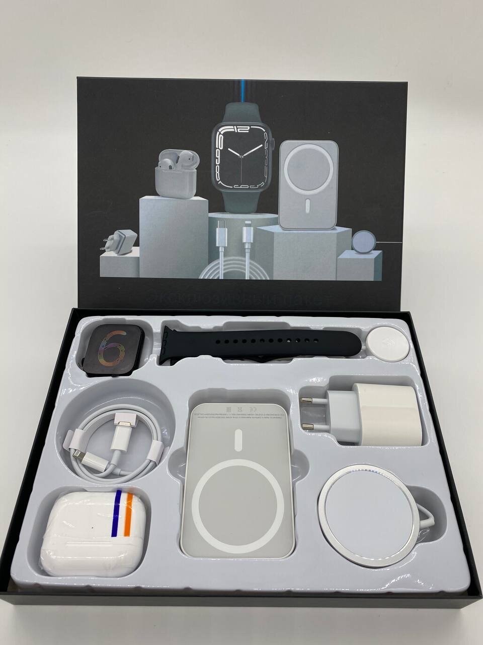фото Подарочный набор DT100 Смарт часы "6 в 1" Совместим с iOS и Android, Смарт часы, Внешний АКБ, Адаптер 20W, AirPods, БЗУ MagSafe, Кабель Lightning