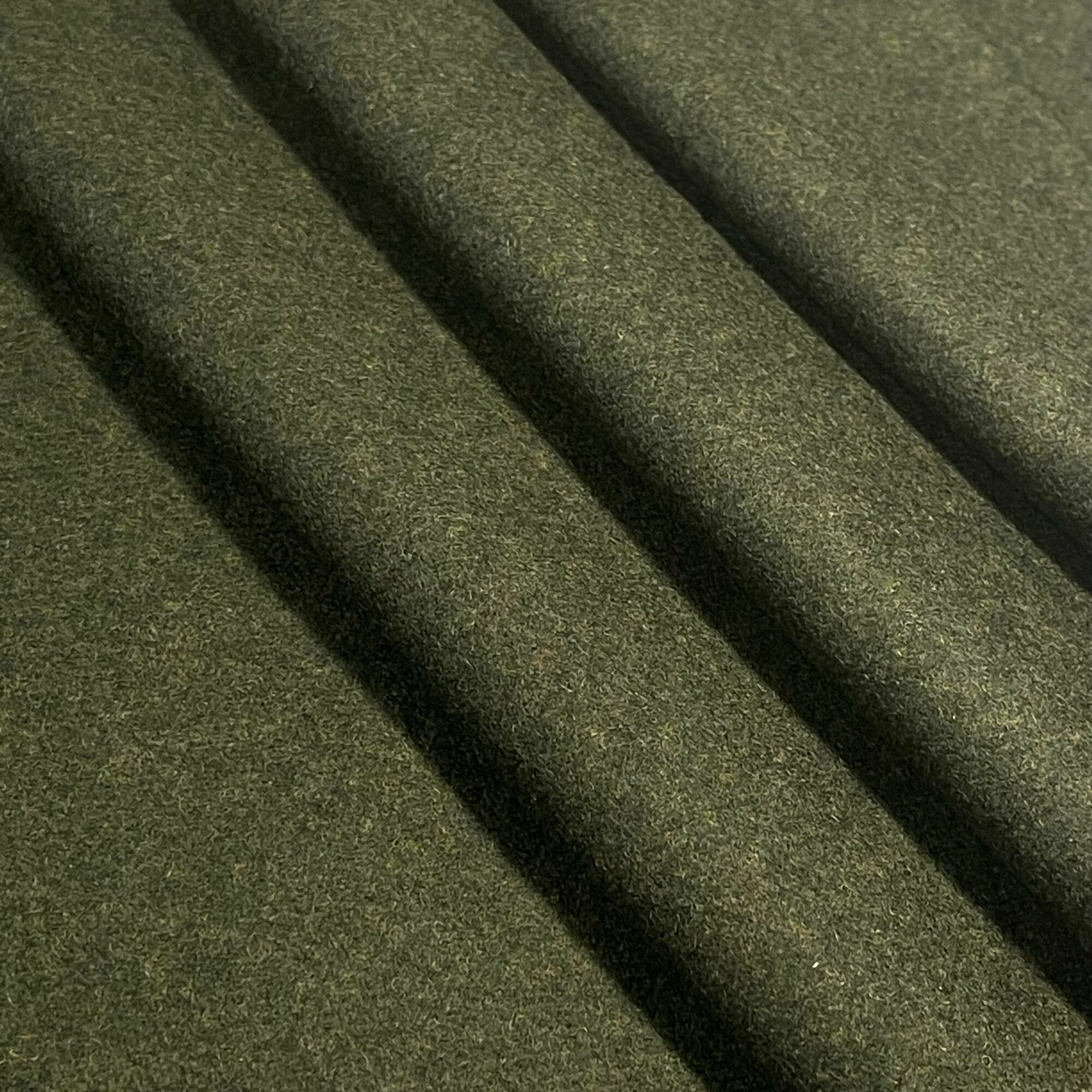 фото Ткань КПЕ - Костюмно - плательная Европейская. Состав шерсть 80% акрил 13% эластан 5% шелк 2%. Ширина 150. Италия.