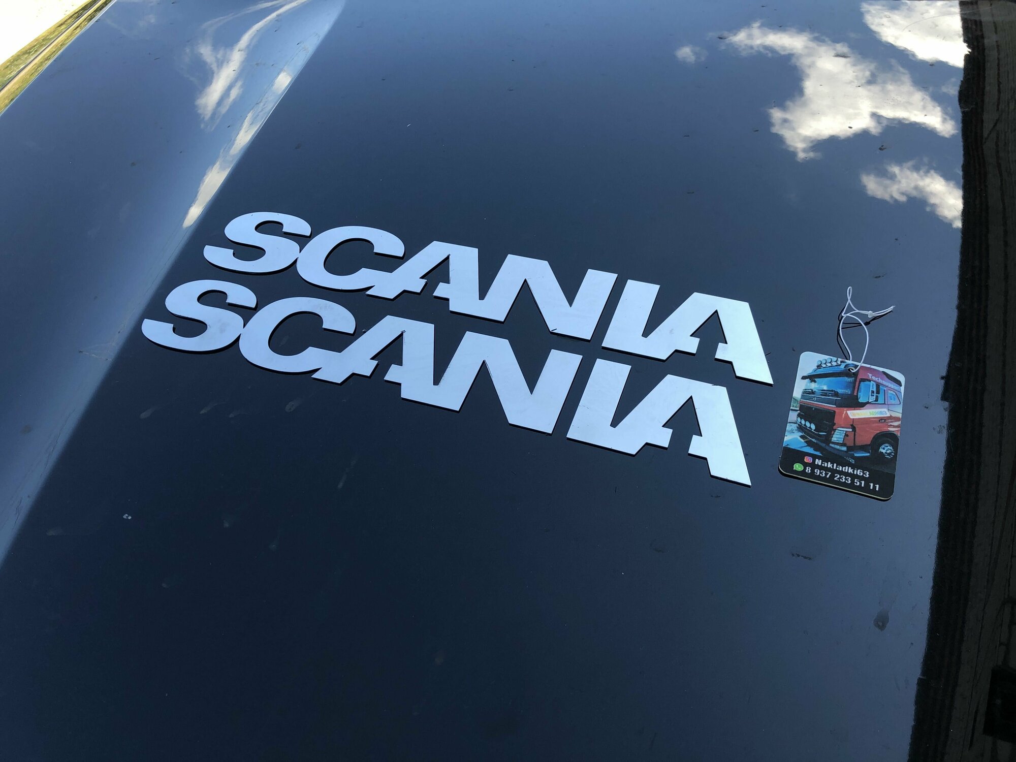 Надпись Scania