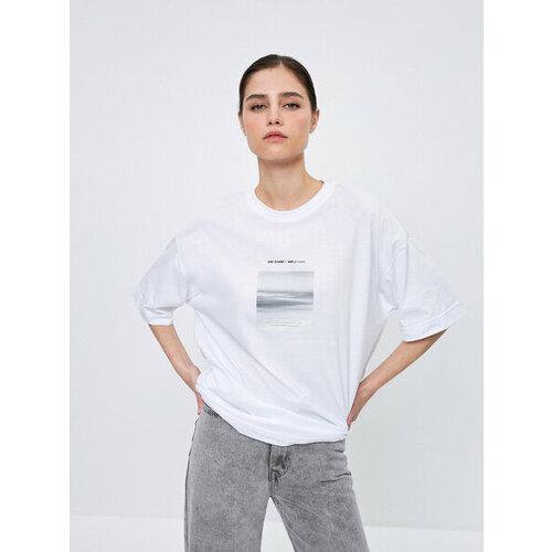 фото Футболка zarina, размер s (ru 44)/170, белый