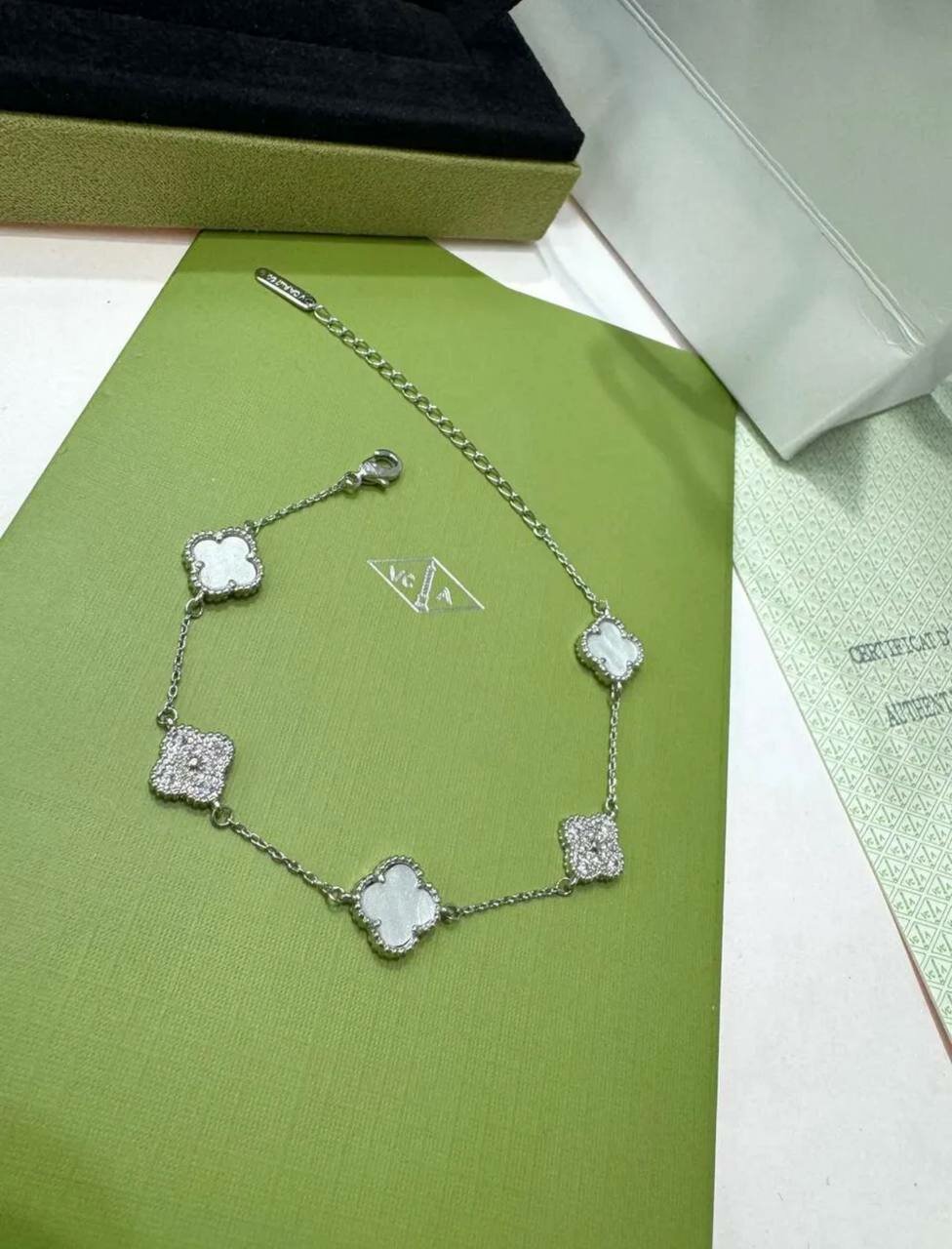 Браслет Stainless steel, серебристый, белый