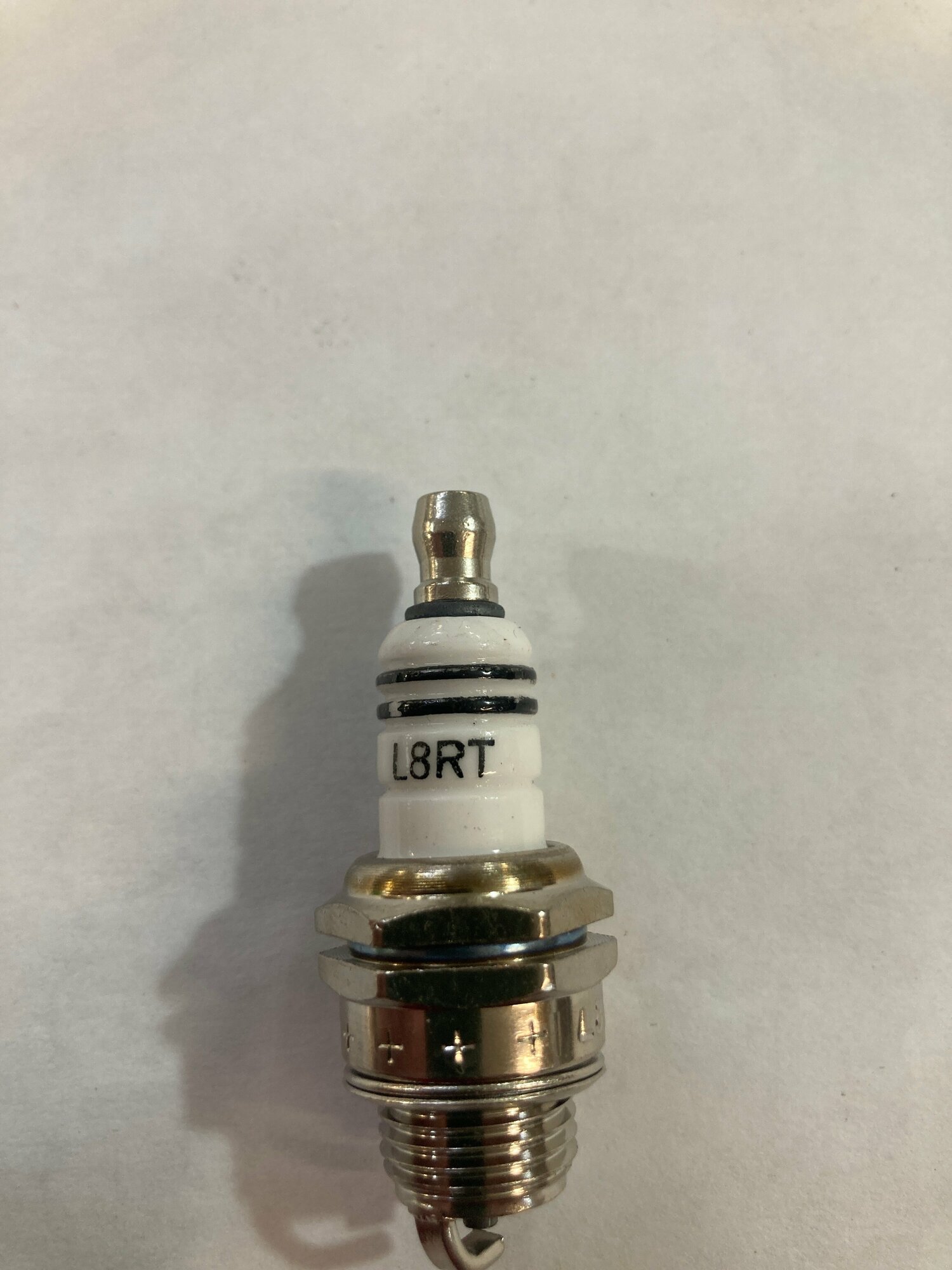 Свеча зажигания IGP L8RT (PR15Y) CHAMPION L8RT 2-тактные двигат. Champion, Hus, Part, St)
