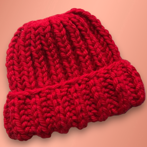 Шапка ВРЕМЯ ВЯЗАТЬ Объемная шерстяная шапка женская, размер 58, красный