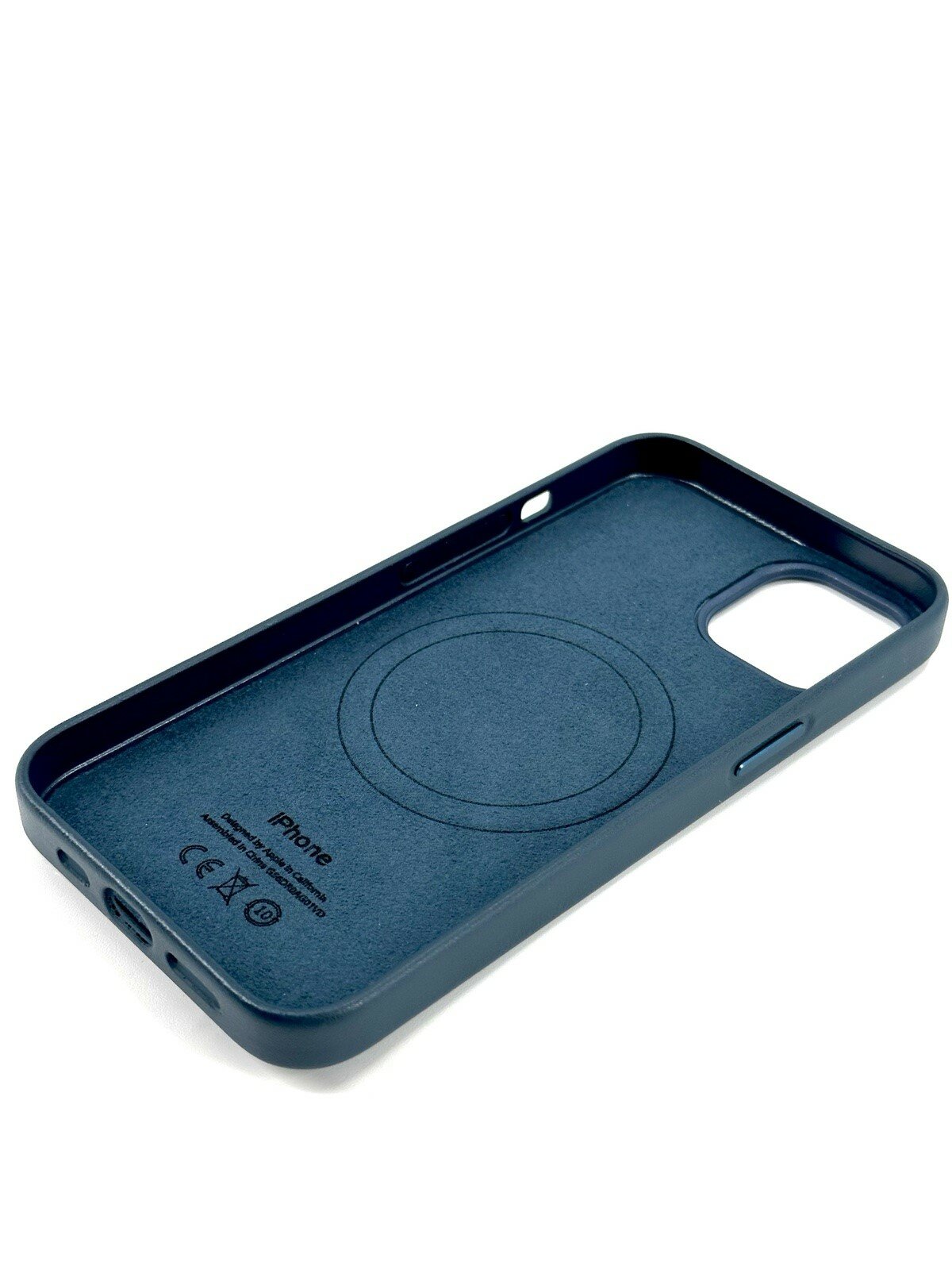 Кожаный чехол для iPhone 13 с Magsafe и анимацией синий (Baltic blue) — фото 1