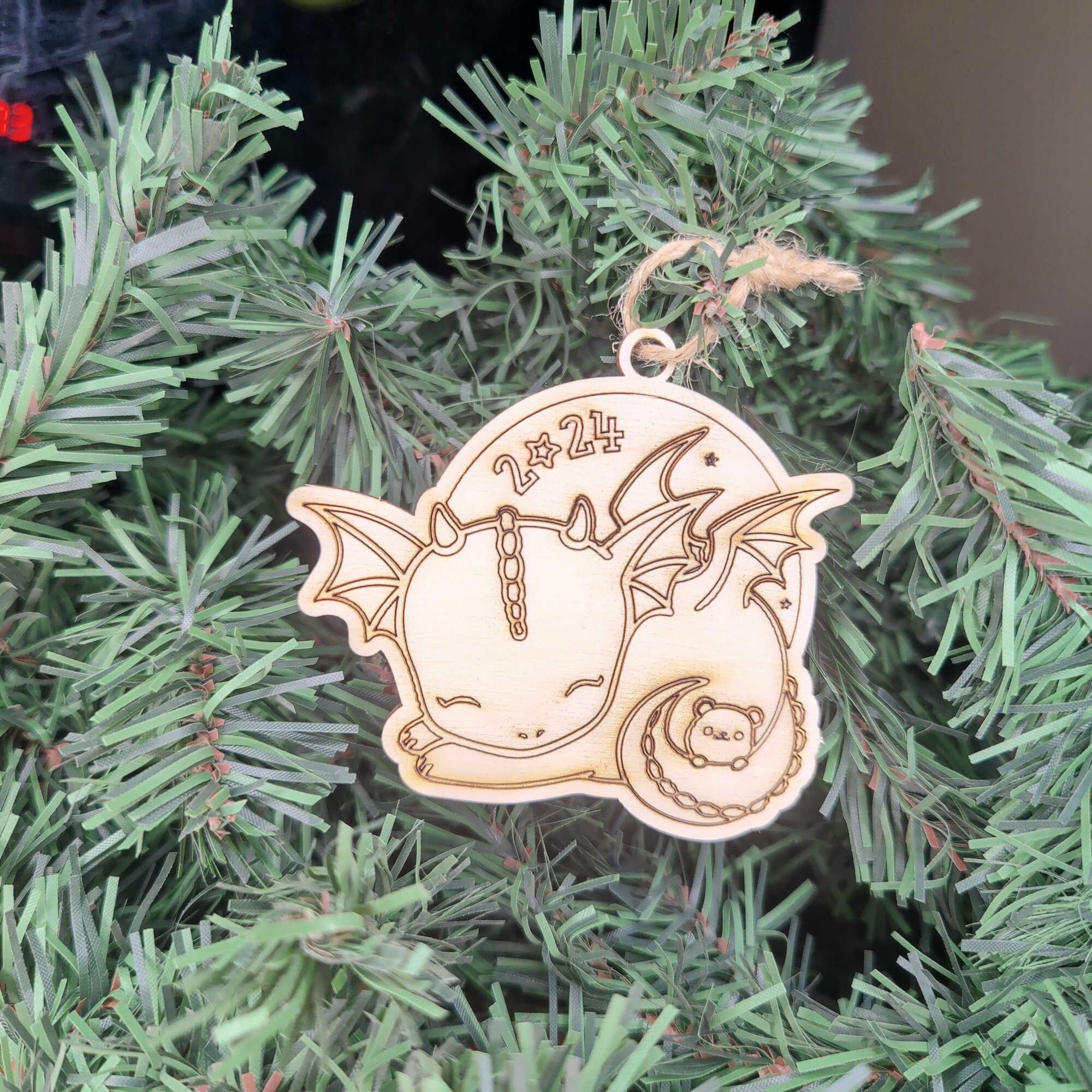 Деревянная елочная игрушка "Дракон уснул" 1 штука цвет бежевый