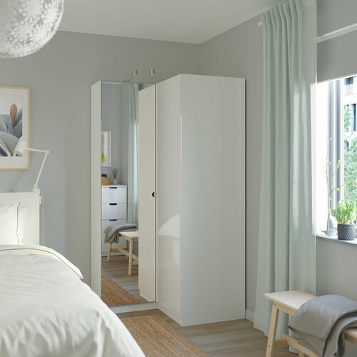 Зеркальная дверь 