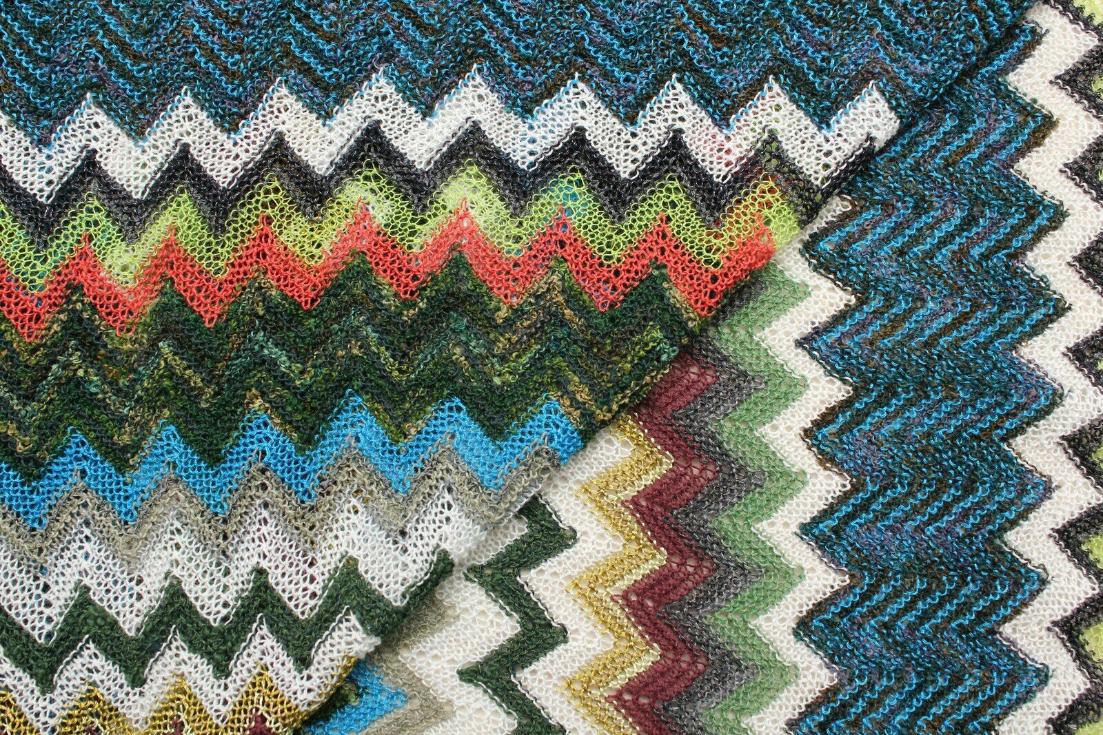 Ткань Джерси Missoni сине-зелёной гамме с добавлением белого, ш120см, 0,5 м