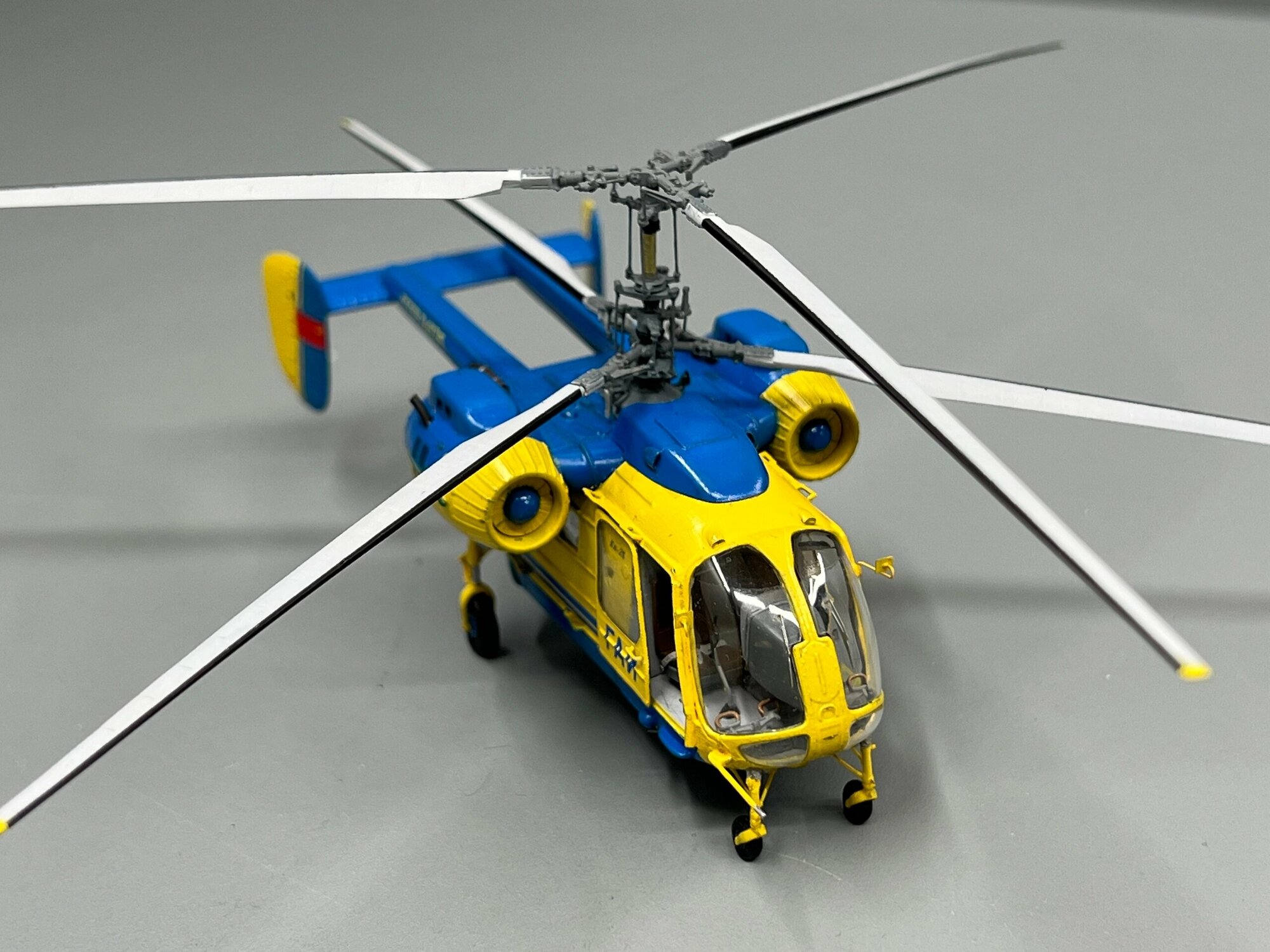 Сборная модель вертолета "Кам-26" с выдавленным остеклением под вакуумом
