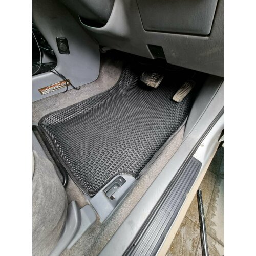 Коврики ЕВА (EVA, ЭВА, 3Д) с бортами / Toyota Axio 160 / Тойота Аксио правый руль гибрид / черный сота с черным кантом