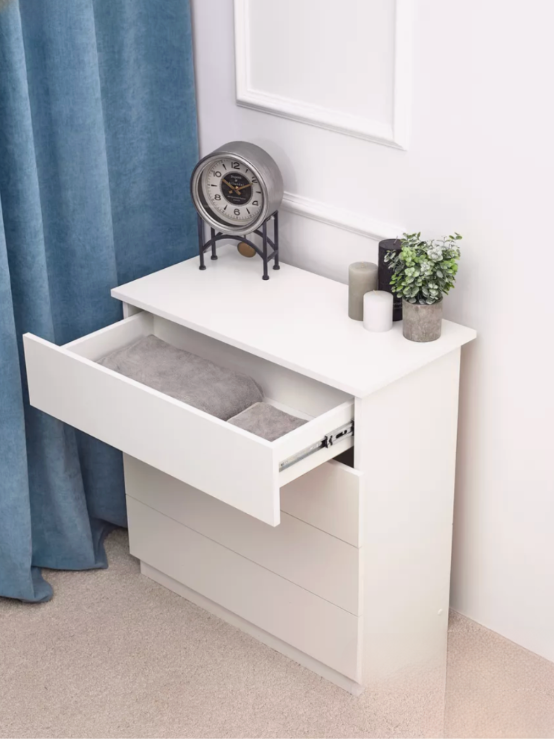 Компактный комод с четырьмя ящиками для одежды и вещей — фото 1