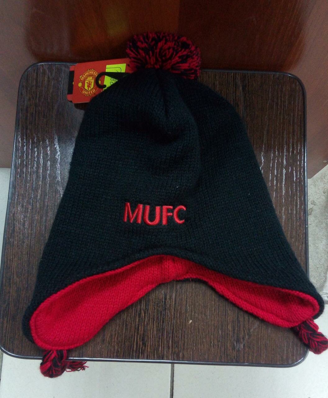 Для футбола Манчестер Юнайтед шапка зимняя футбольного клуба MANCHESTER UNITED ( Англия ) с ушами