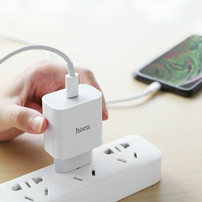 Быстрая зарядка Hoco C76A Plus (20W) с кабелем Type-C на Lightning — фото 1