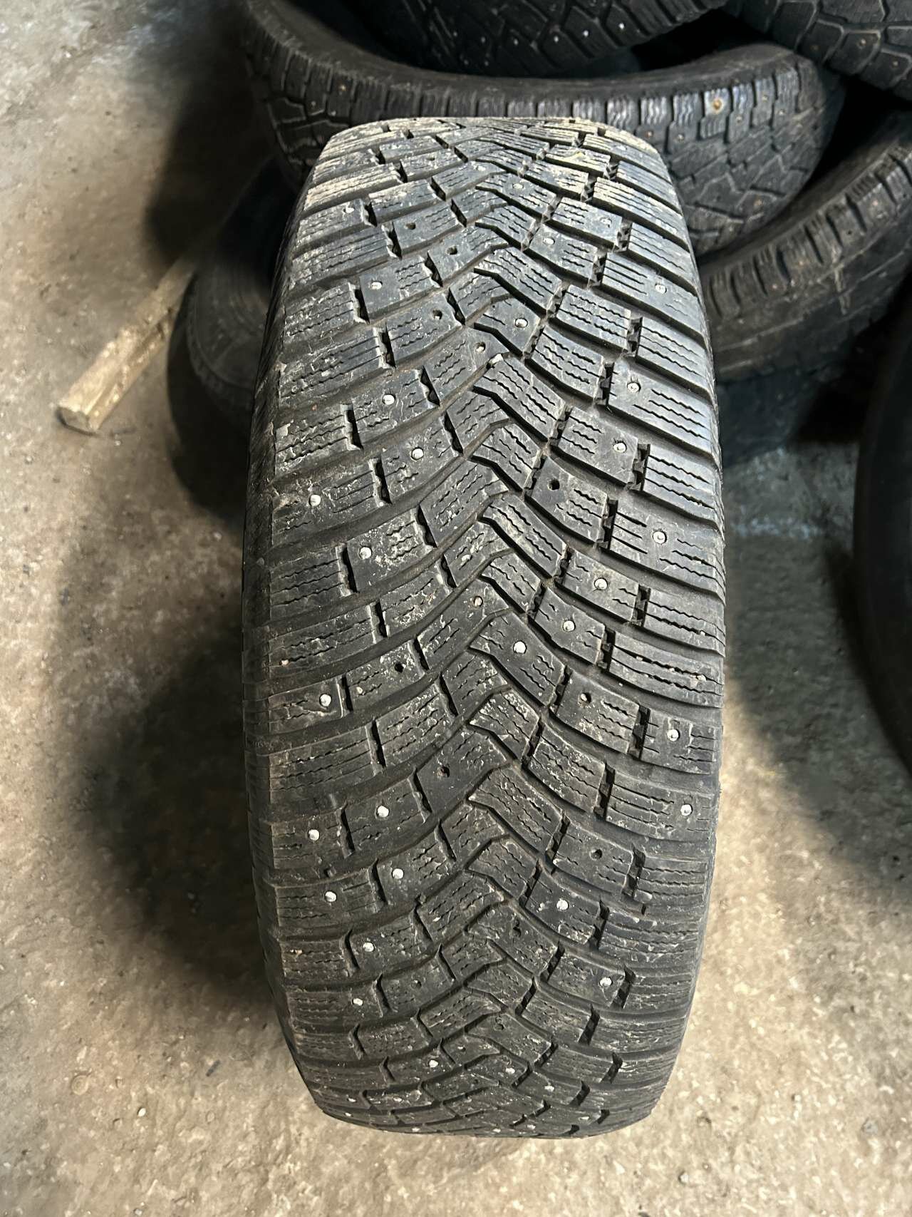 255/70 R16 111T Continental IceContact 3 SUV