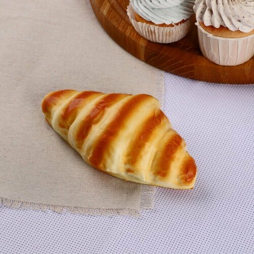 Муляж Круассан 17х8 см 435₽
