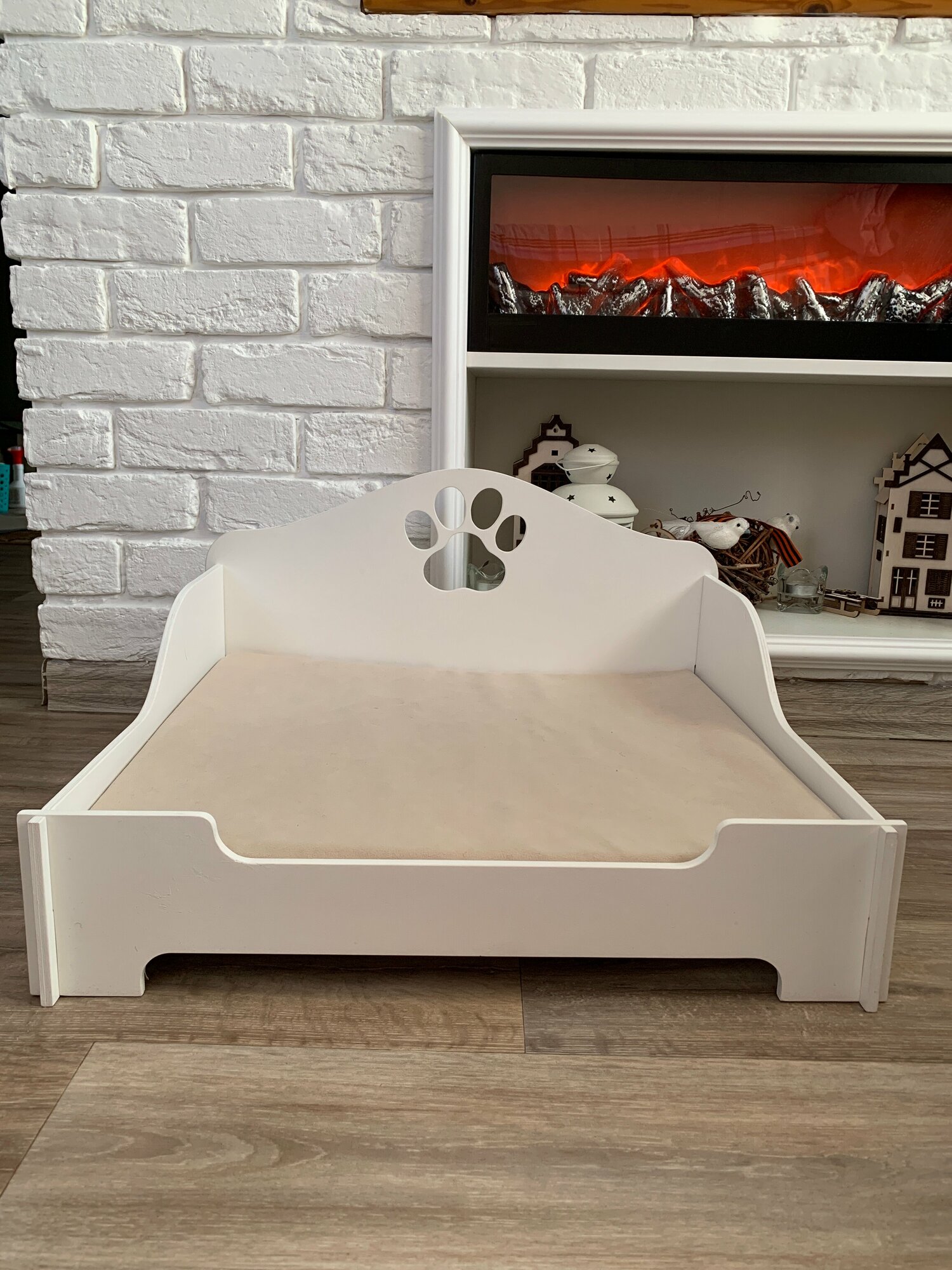 Лежанка/кроватка для кошек и собак с матрасом. Сборная модель. - фотография № 1