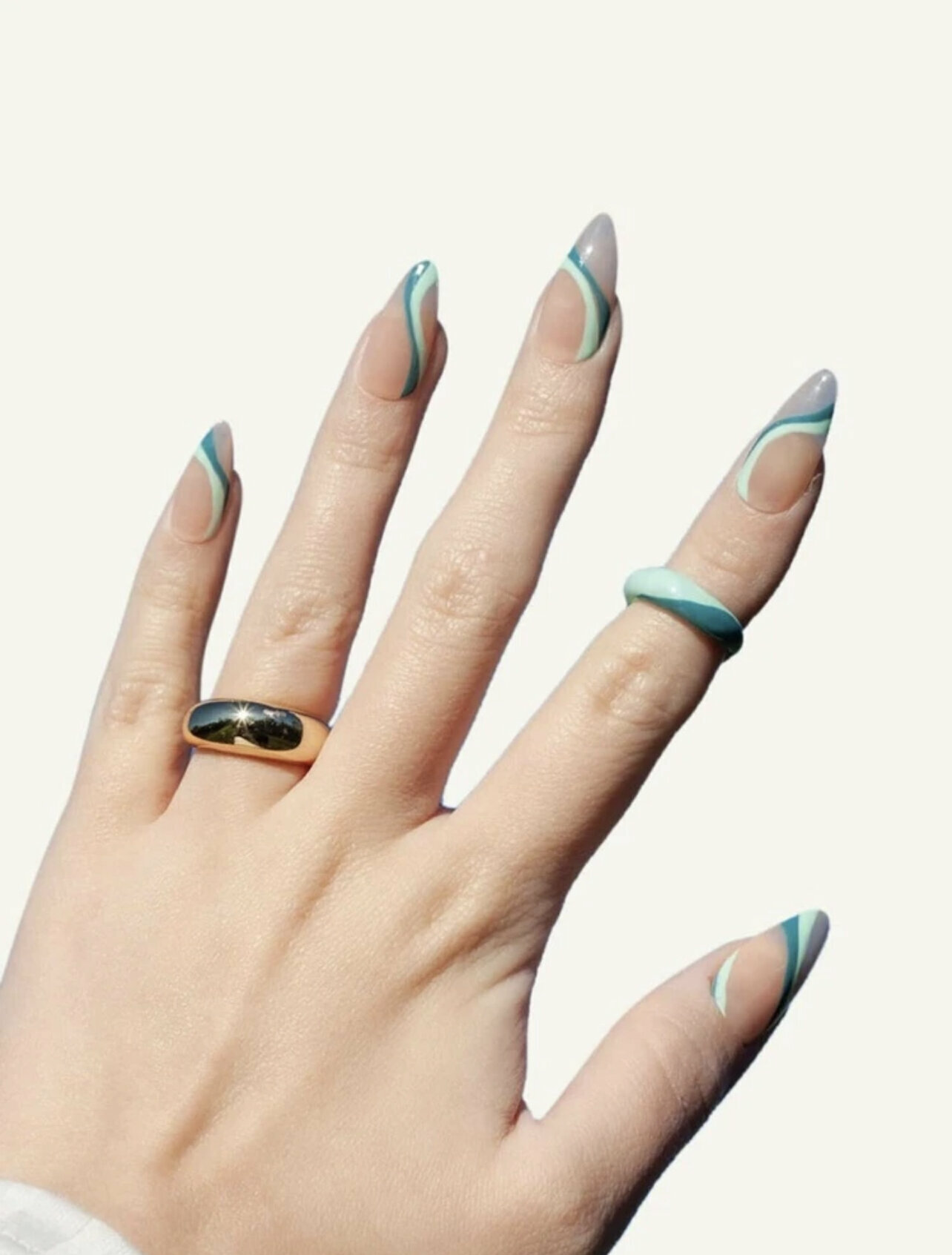 Длинные глянцевые миндальные накладные ногти "Ocean" 24 шт. с клеем