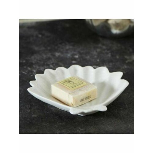 Блюдо ракушка RIVIERA MAISON SEASIDE SHORE 372910 150x150x30 белый