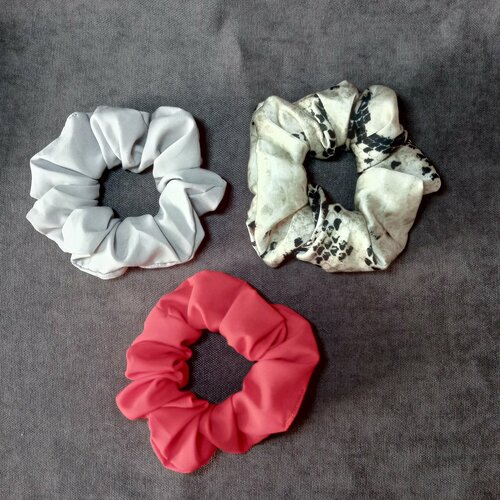 Резинки для волос 3 штуки серый рептилий алый