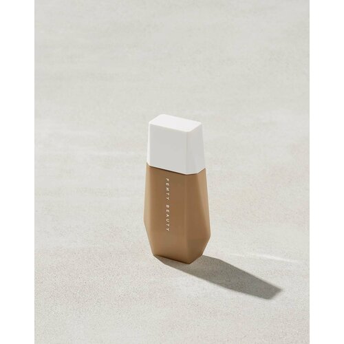 Fenty Beauty by Rihanna Тональный крем Eaze Drop Blurring Skin Tint, 32 мл. тон 15