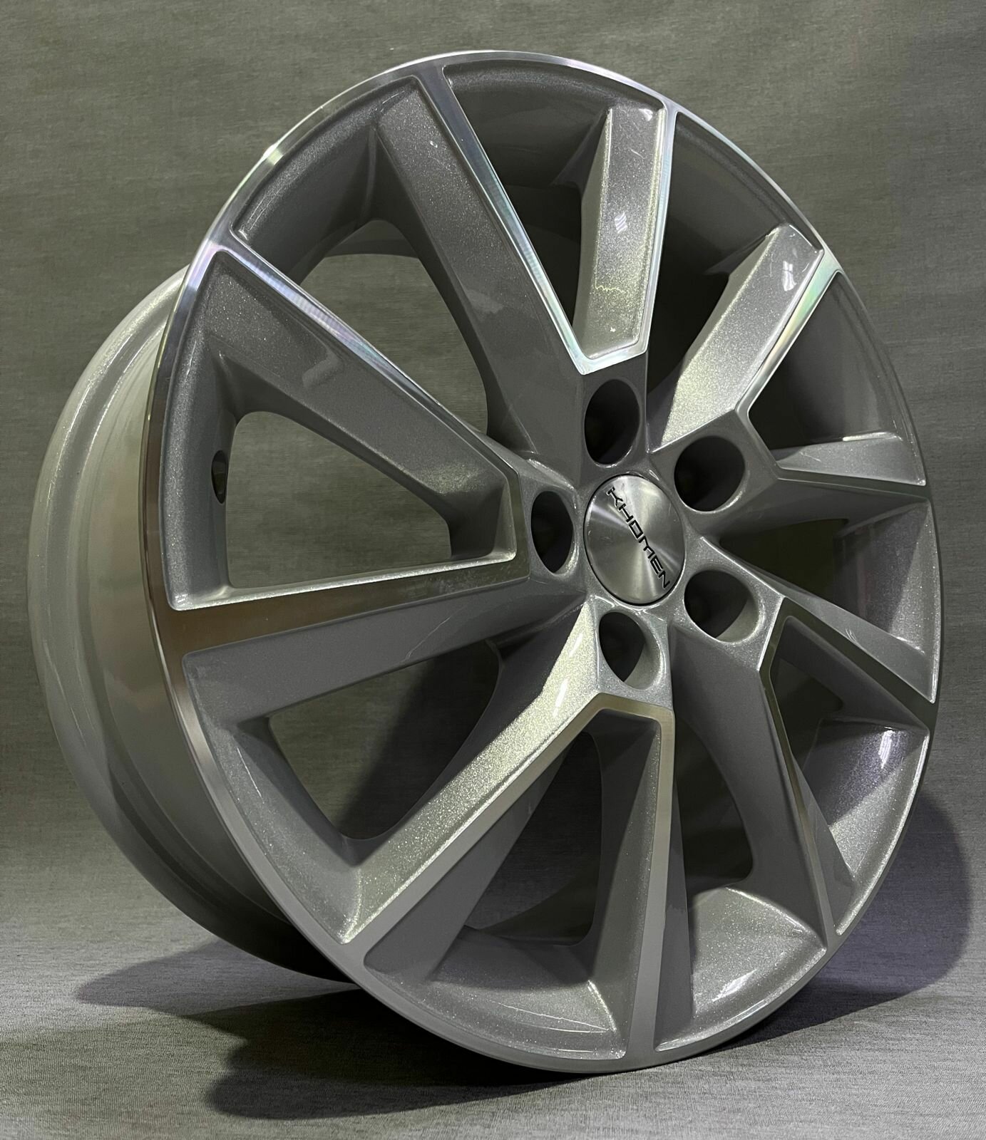 Колесный диск Khomen Wheels 6"*15 pcd5*100 et38 d57.1 светло-серый