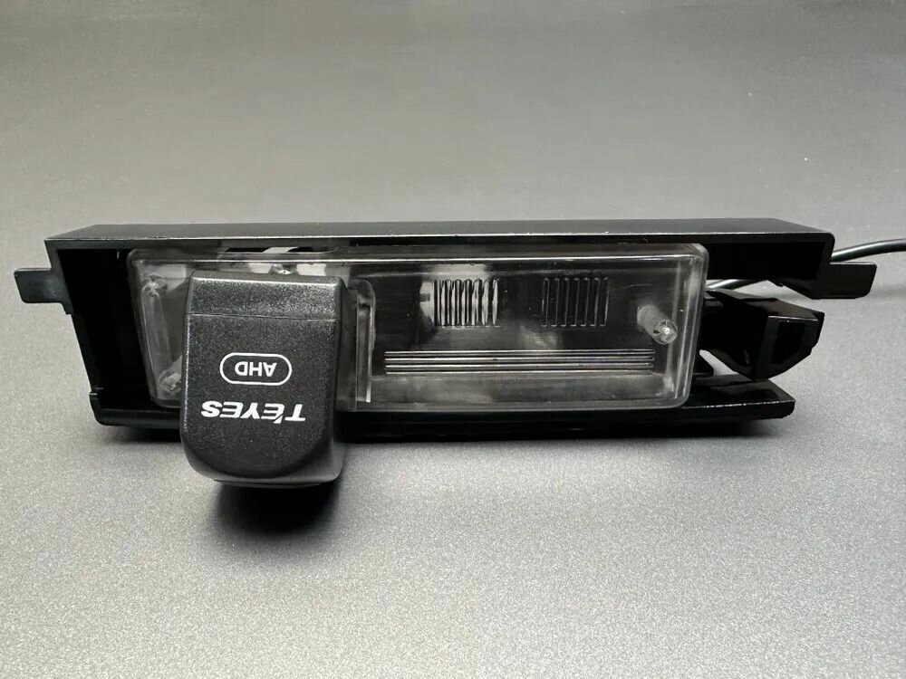 Камера заднего вида Teyes AHD для Toyota RAV4 2006 - 2012