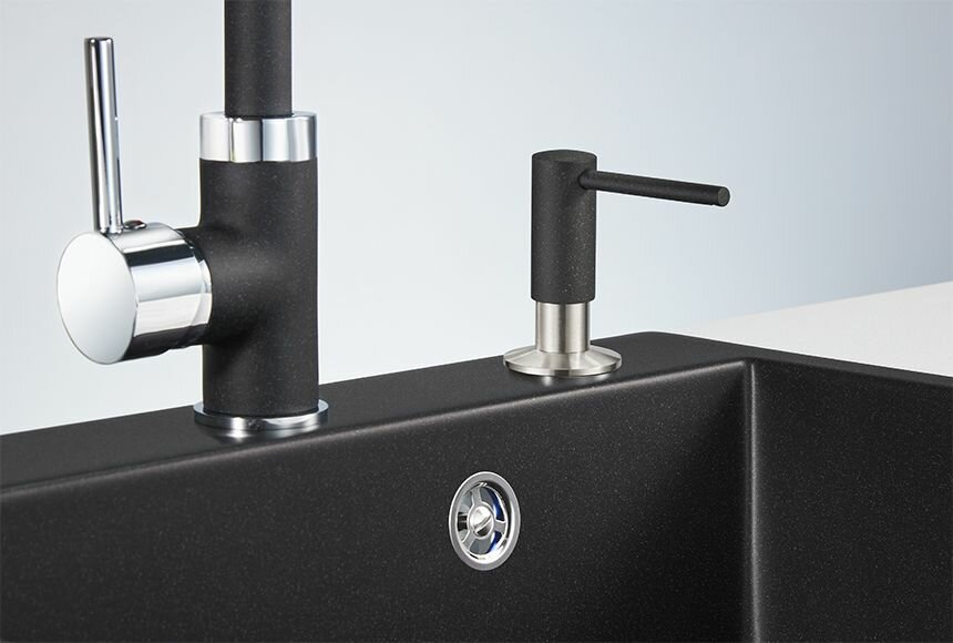 018 D  чёрный  Дозатор кухонный GRANULA