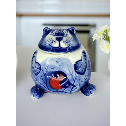 Солонка фарфоровая Кот и Снегири 1250₽