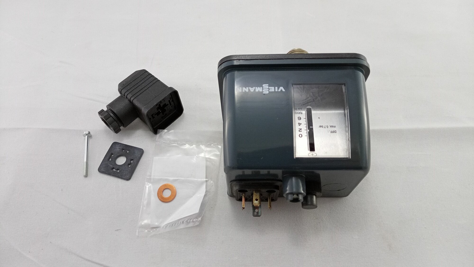 фото 017B0262 Danfoss BCP 3L 1/2 Реле давления с ручным сбросом на понижение