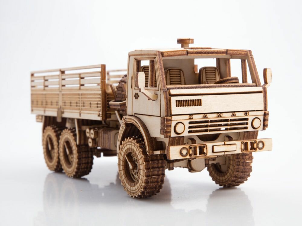 Baumi Сборная модель из дерева КАМАЗ-4310 Бортовой, 1/35 — фото 1