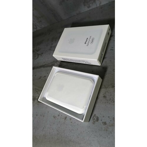 Портативный аккумулятор Apple Magsafe Battery Pack емкостью 3000 мАч 1800₽