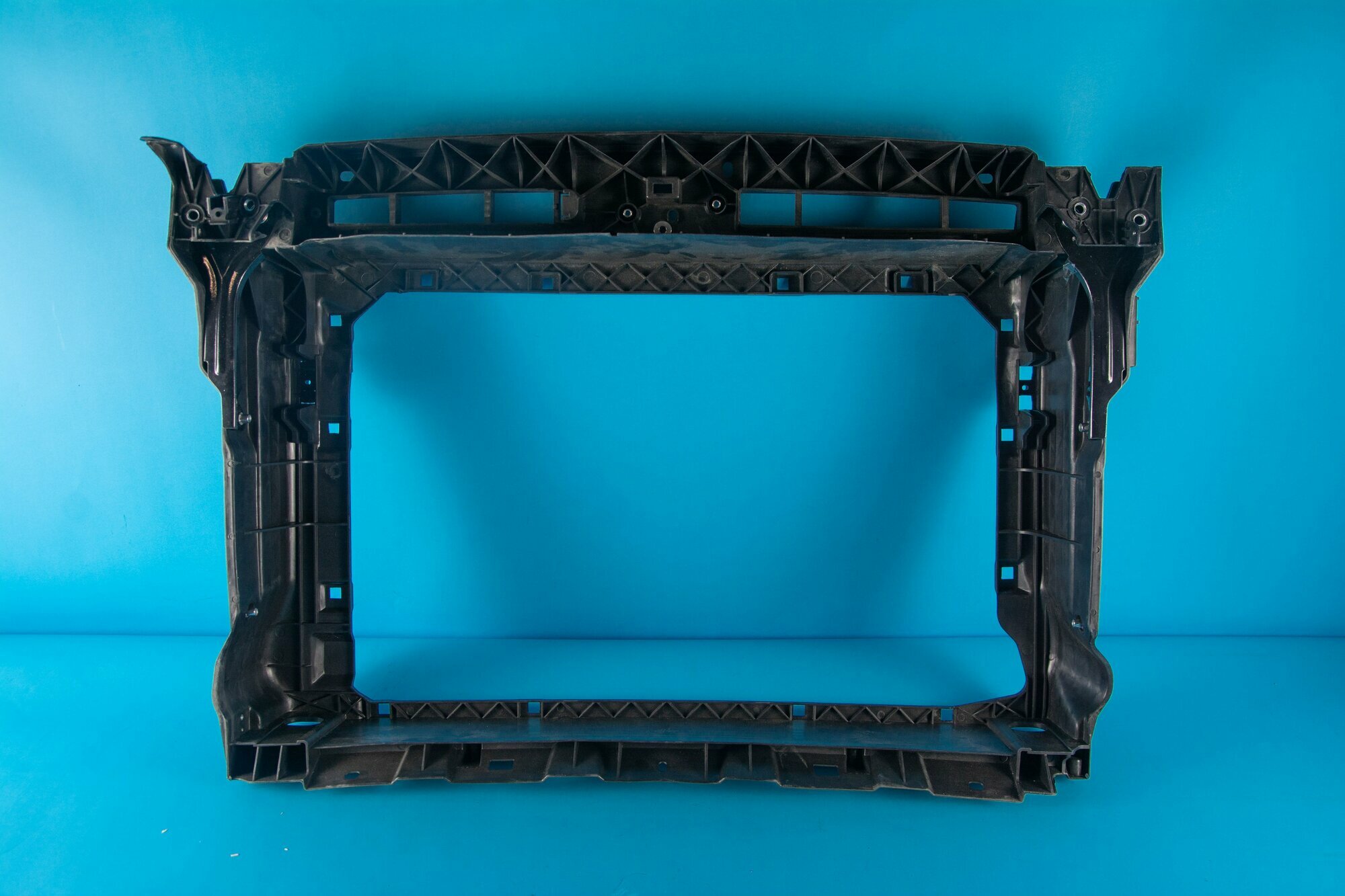 Панель передняя суппорт радиатора рамка 2.0 L Skoda Kodiaq (2016-2022) 565805588F Шкода