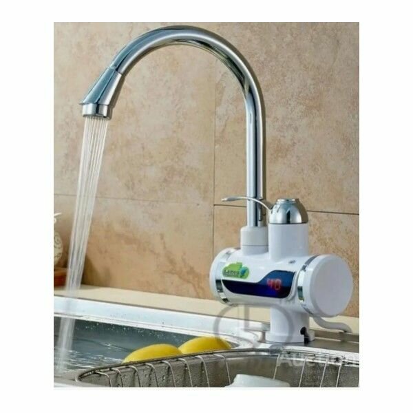 фото Водонагреватель проточный электрический с электронным дисплеем