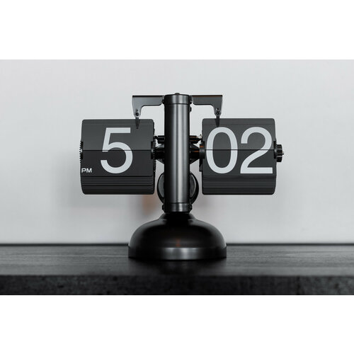 Настольные перекидные часы Air-Flip Black