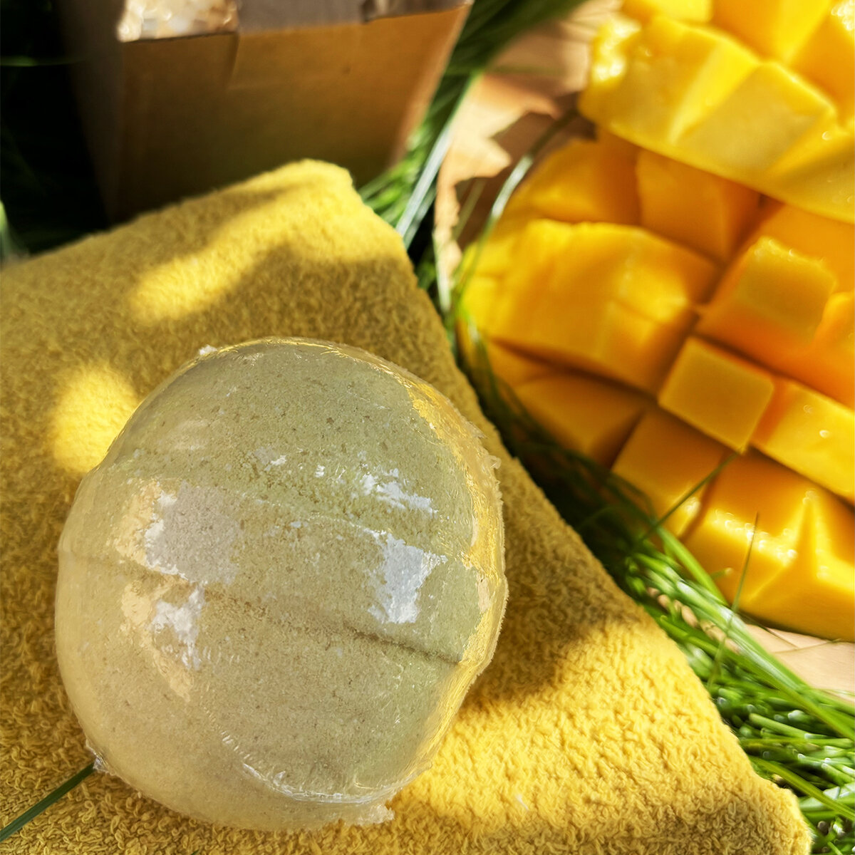 Бомбочка для ванн CRAZYme "Манго", 155 гр, для расслабления, ручная работа, без парабенов — фото 1