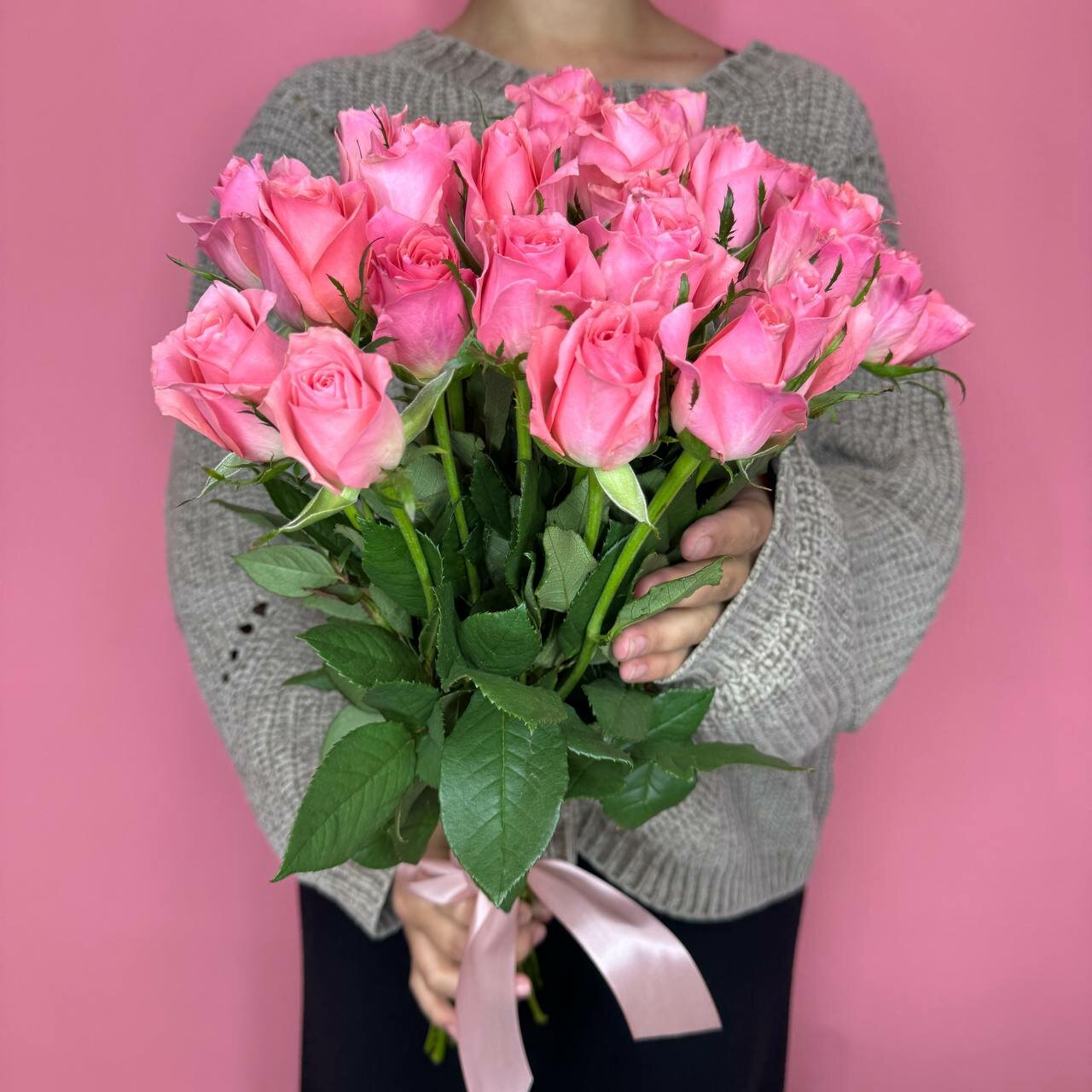Букет из 25 голландских роз Айспинк