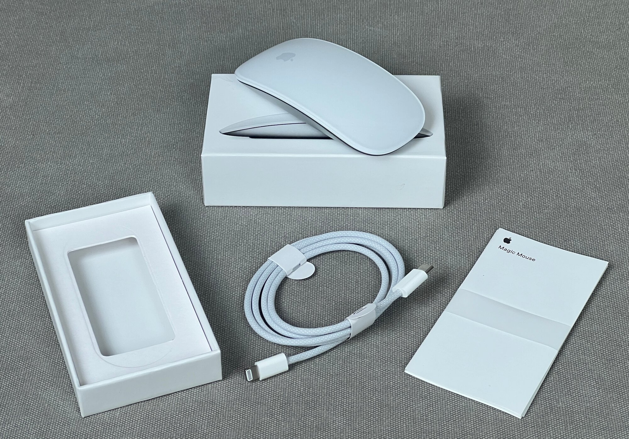 Мышь Apple Magic Mouse 3 (A1657), беспроводная, Li-Ion аккумулятор, 1300 DPI, белая — фото 1