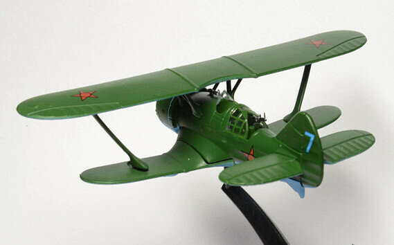 Масштабная модель 1/89, Самолет ДИ-6 — фото 1