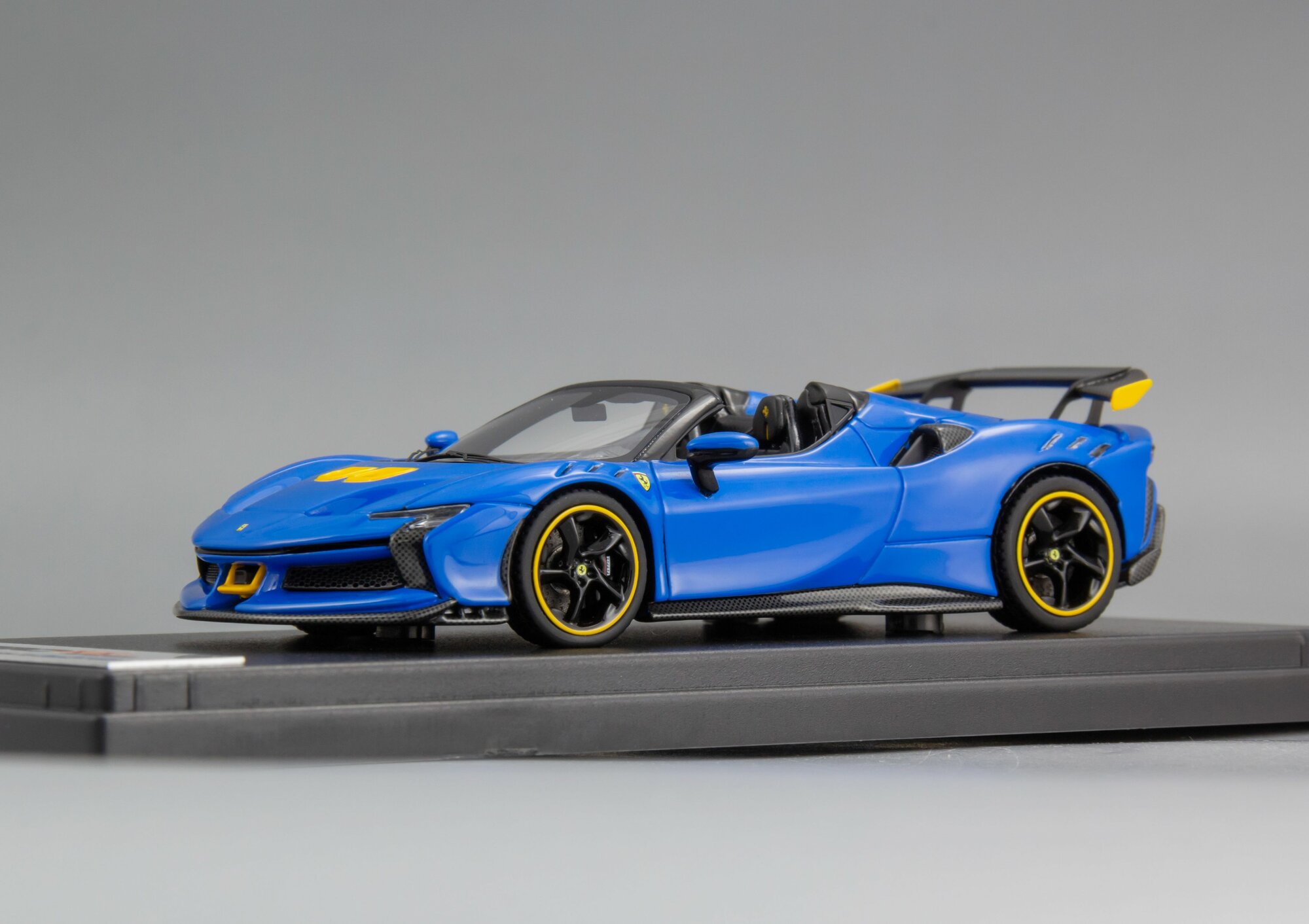 Масштабная модель Ferrari SF90 XX Spider — фото 1