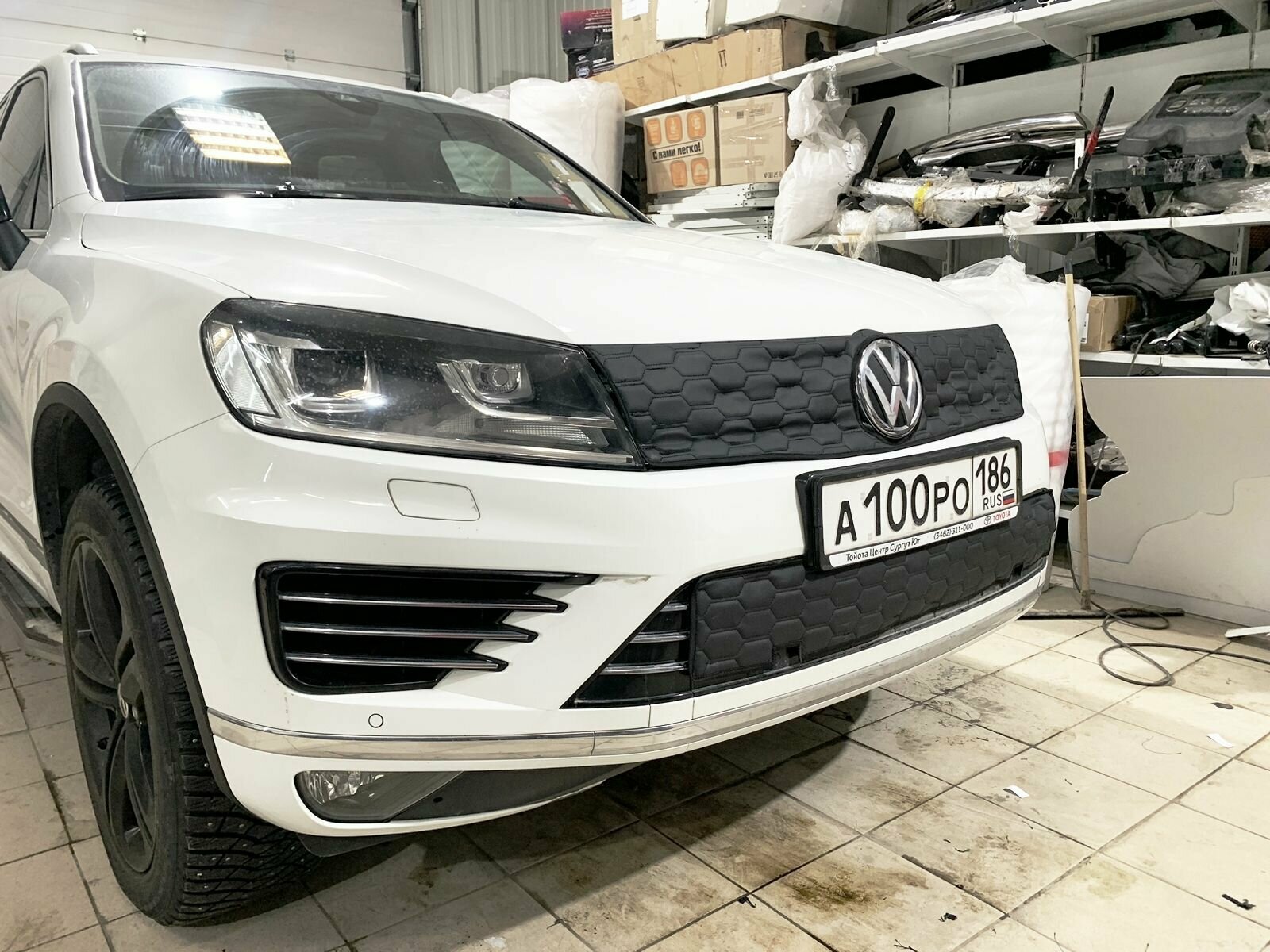 Утеплитель радиатора для Volkswagen Touareg 2014 -2018 Рестайлинг С парктрониками