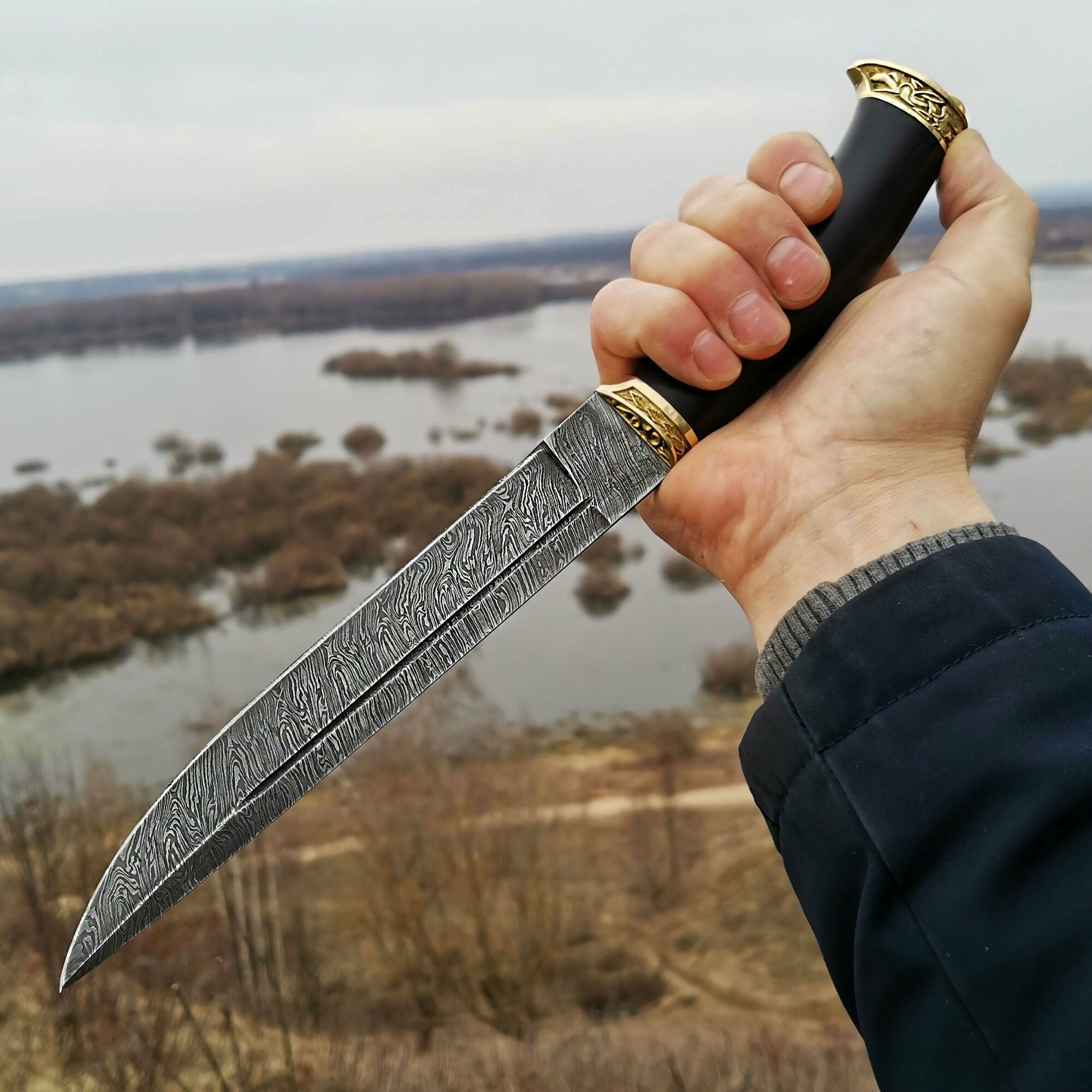 Нож Пластунский из дамасской стали с литьём из латуни — фото 1