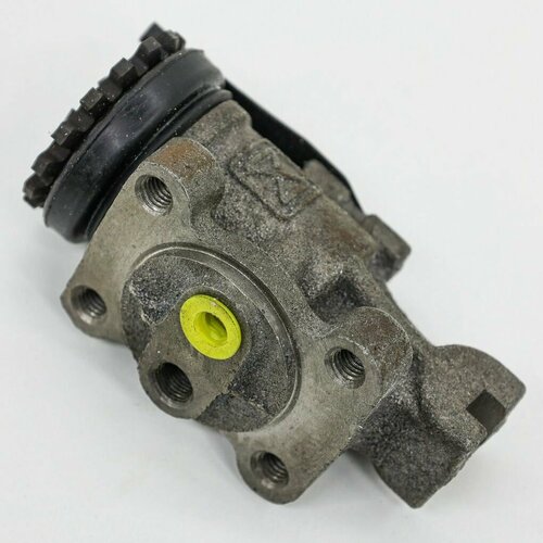 Рабочий тормозной цилиндр передний ISUZU ELF 3852 диаметр 41 с прокачкой правый ZEVS 2255₽