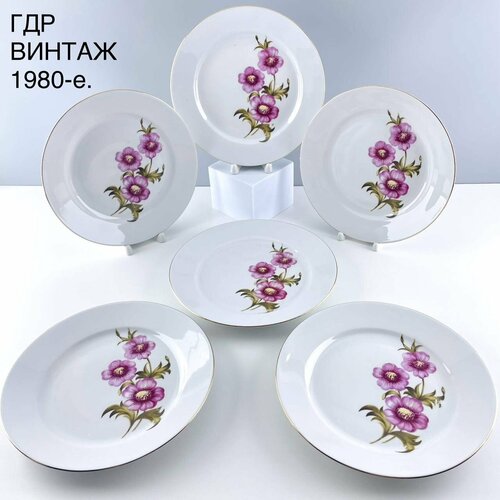 Винтажные столовые тарелки 